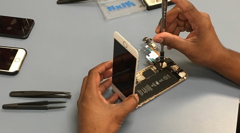 iPhoneRepairInProgress